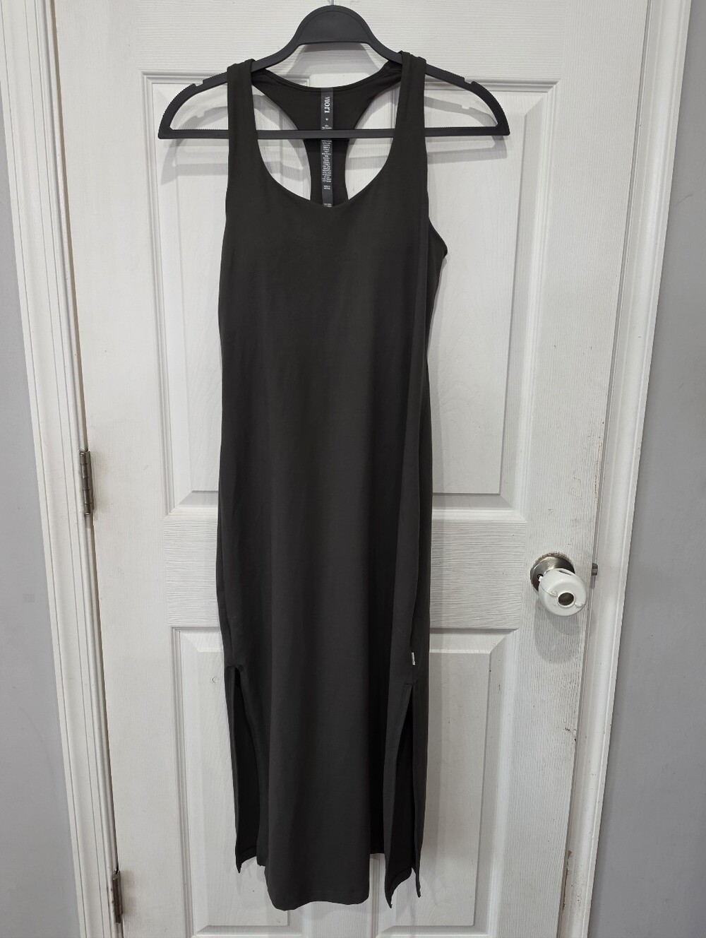 Vuori Women's Halo Racerback Dress in Kale Size Medium